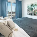 Jg36B- Luxury Penthouse With Spacious Balcony