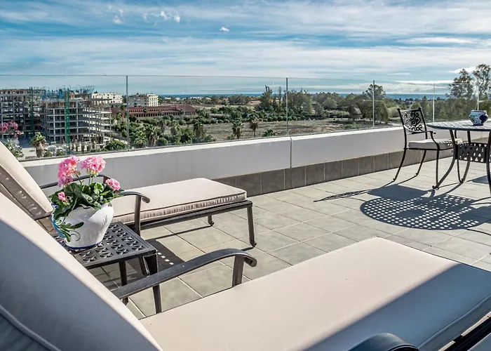 Jg36B- Luxury Penthouse With Spacious Balcony