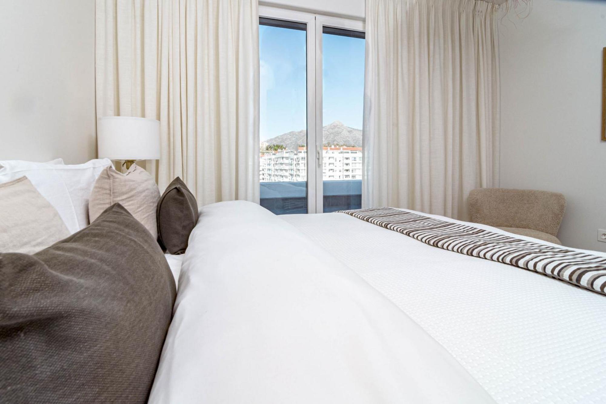 Apartment Jg36b- Luxury Penthouse With Spacious Balcony *