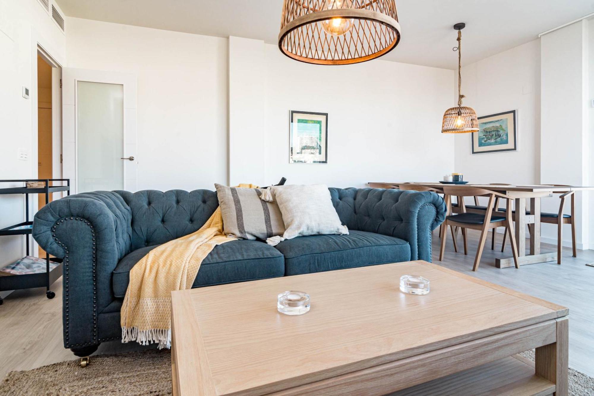 Jg36b- Luxury Penthouse With Spacious Balcony *