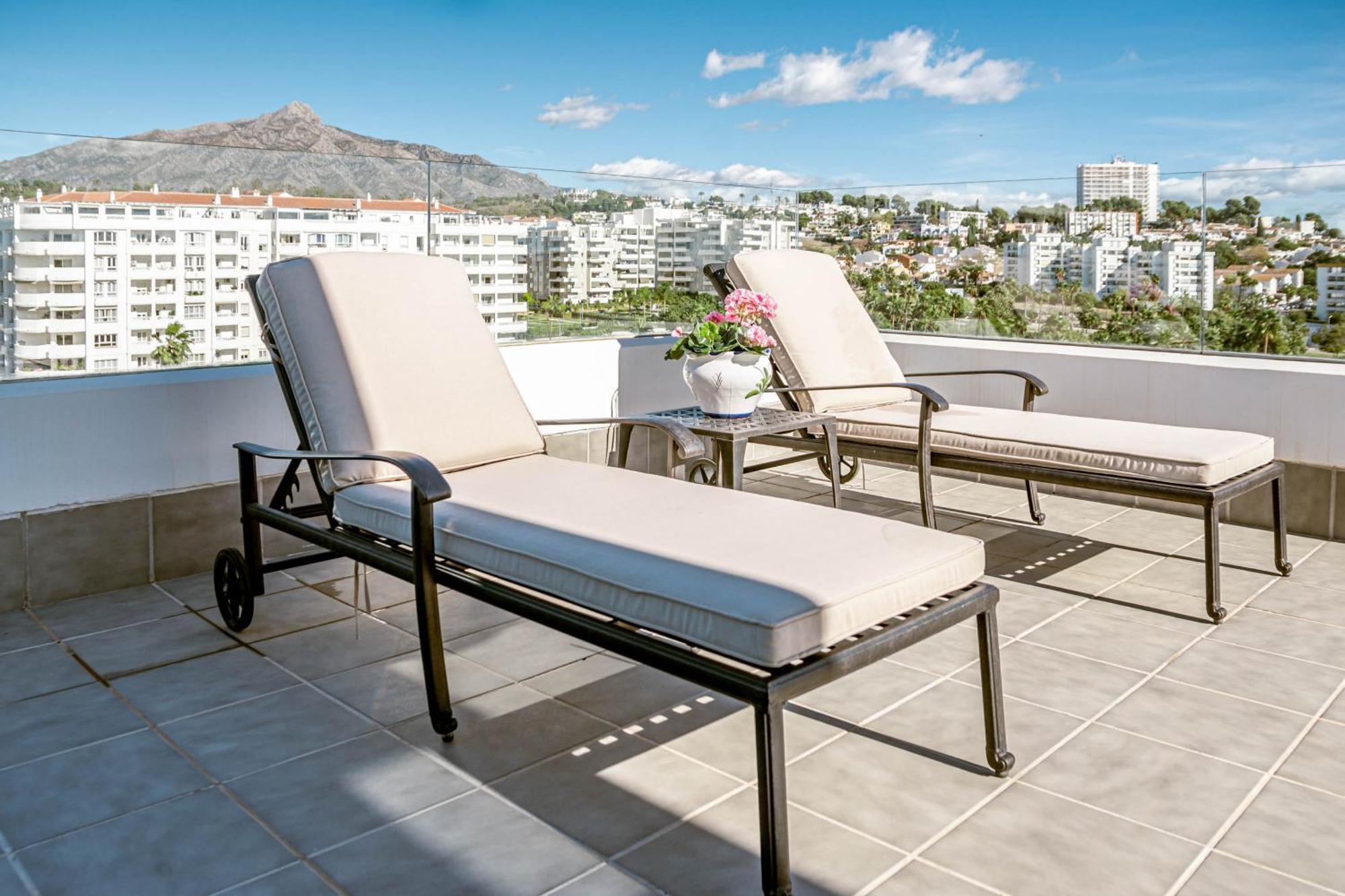 Apartment Jg36b- Luxury Penthouse With Spacious Balcony