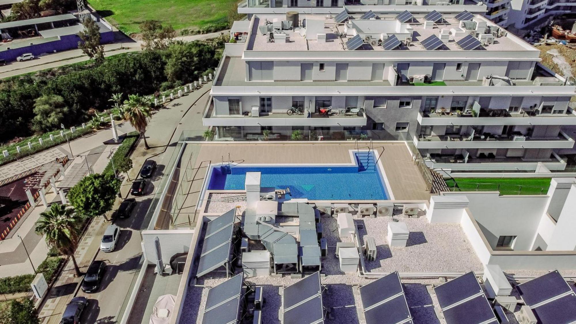 Jg36b- Luxury Penthouse With Spacious Balcony Apartment *